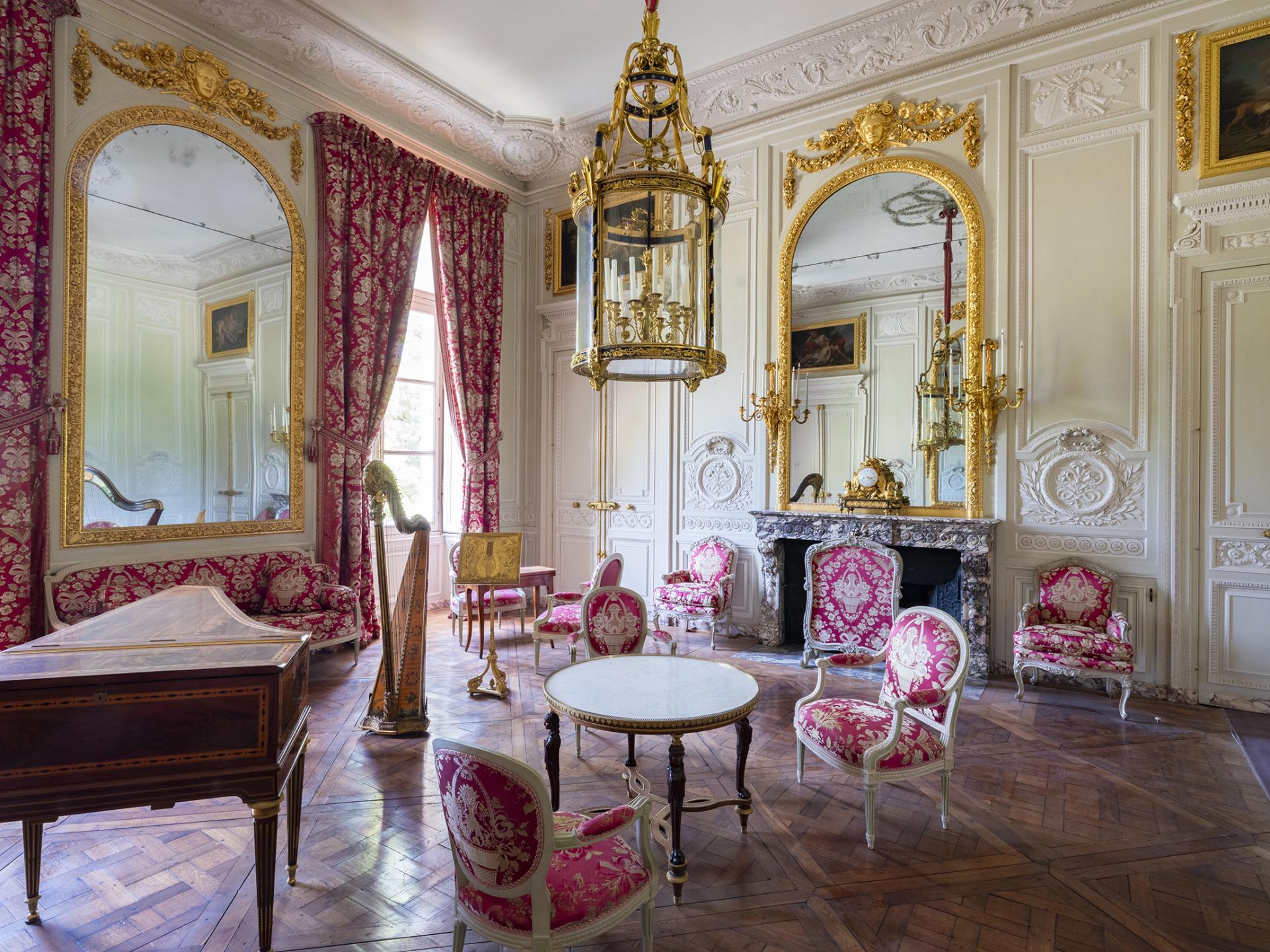 Visite : Les mobiliers et objets d'art du Petit Trianon