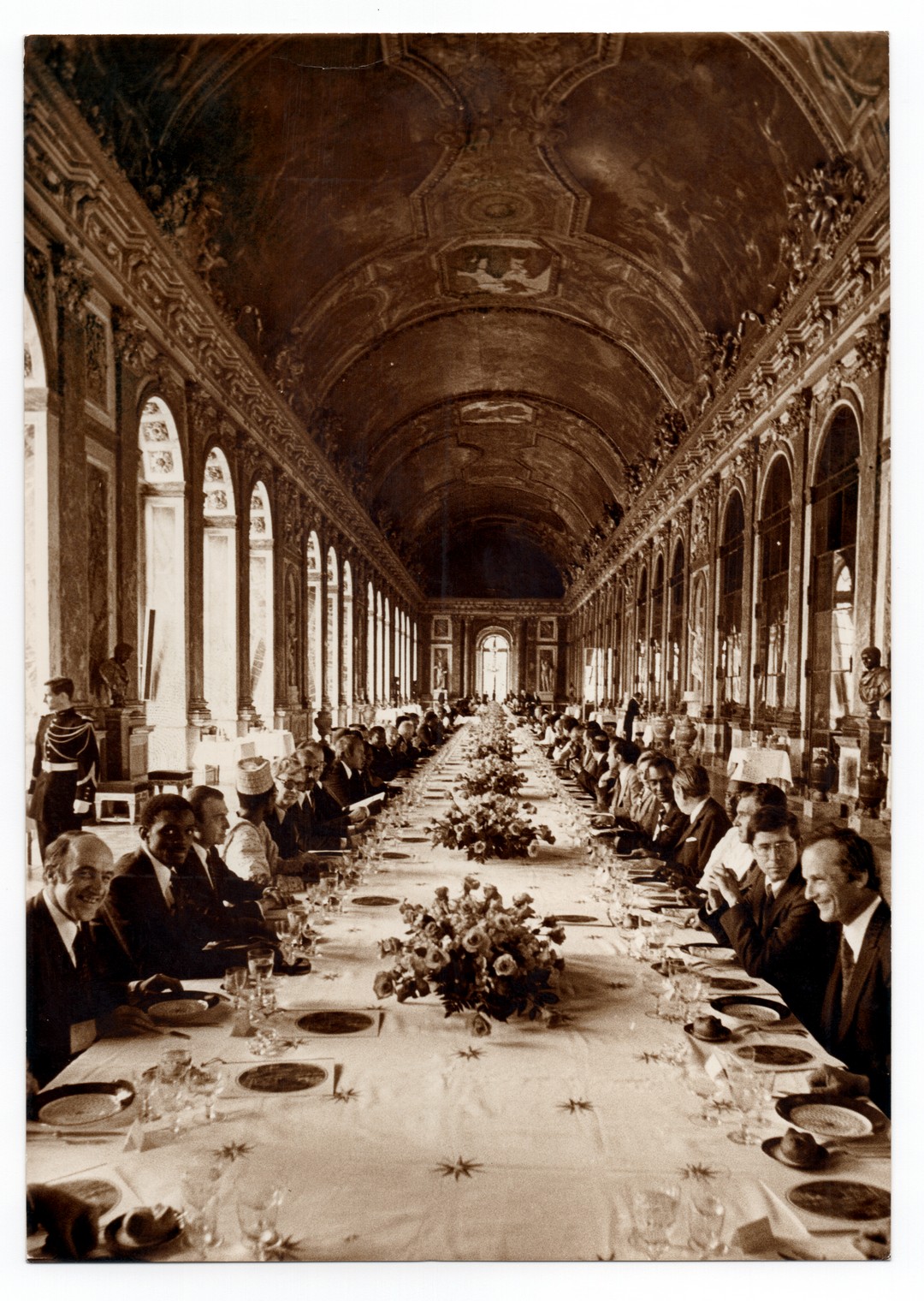 Ensemble de cinq photographies sur Versailles au XXè siècle