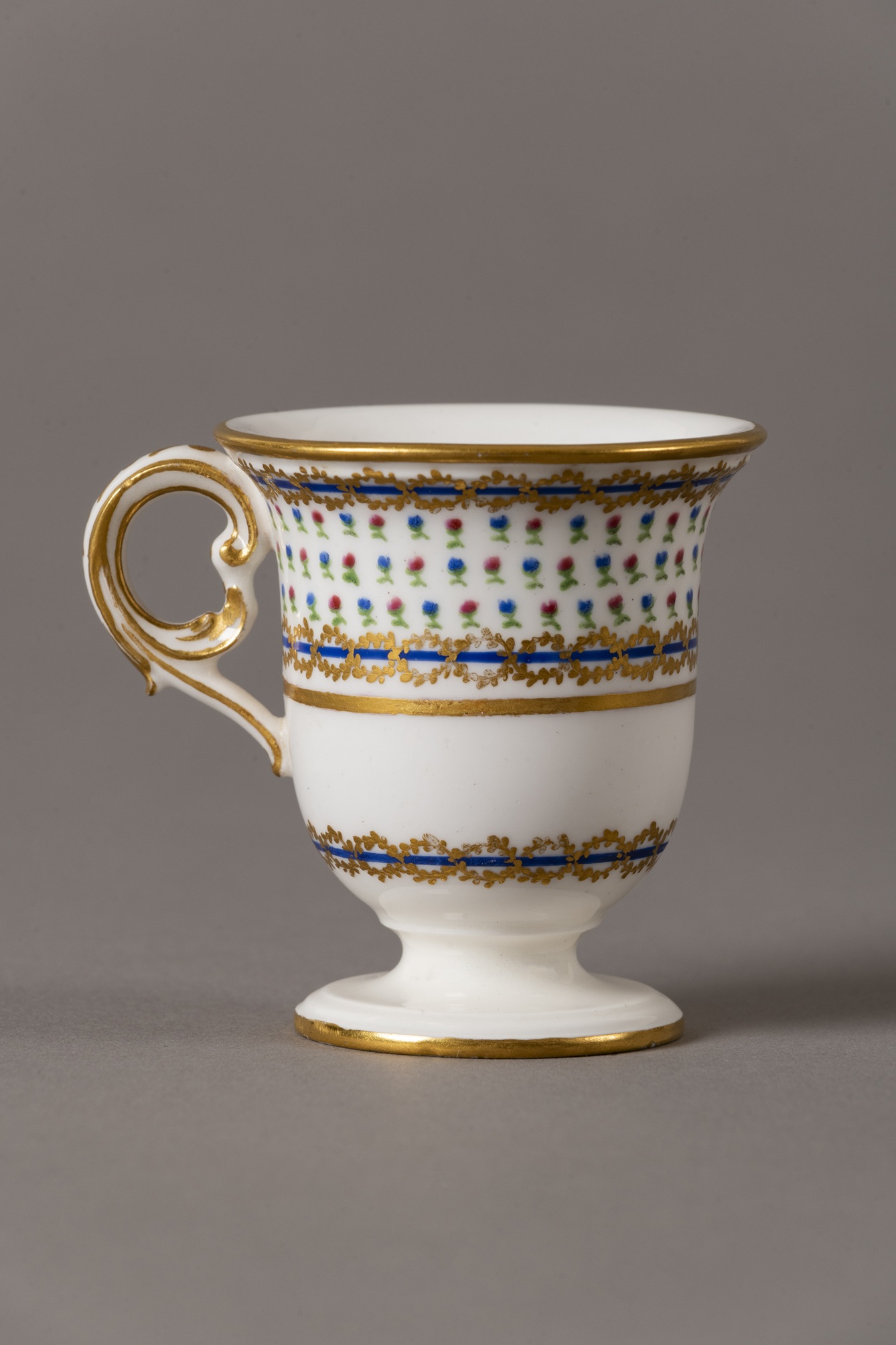 Tasse à glace provenant du "service Jardin" de Madame Victoire