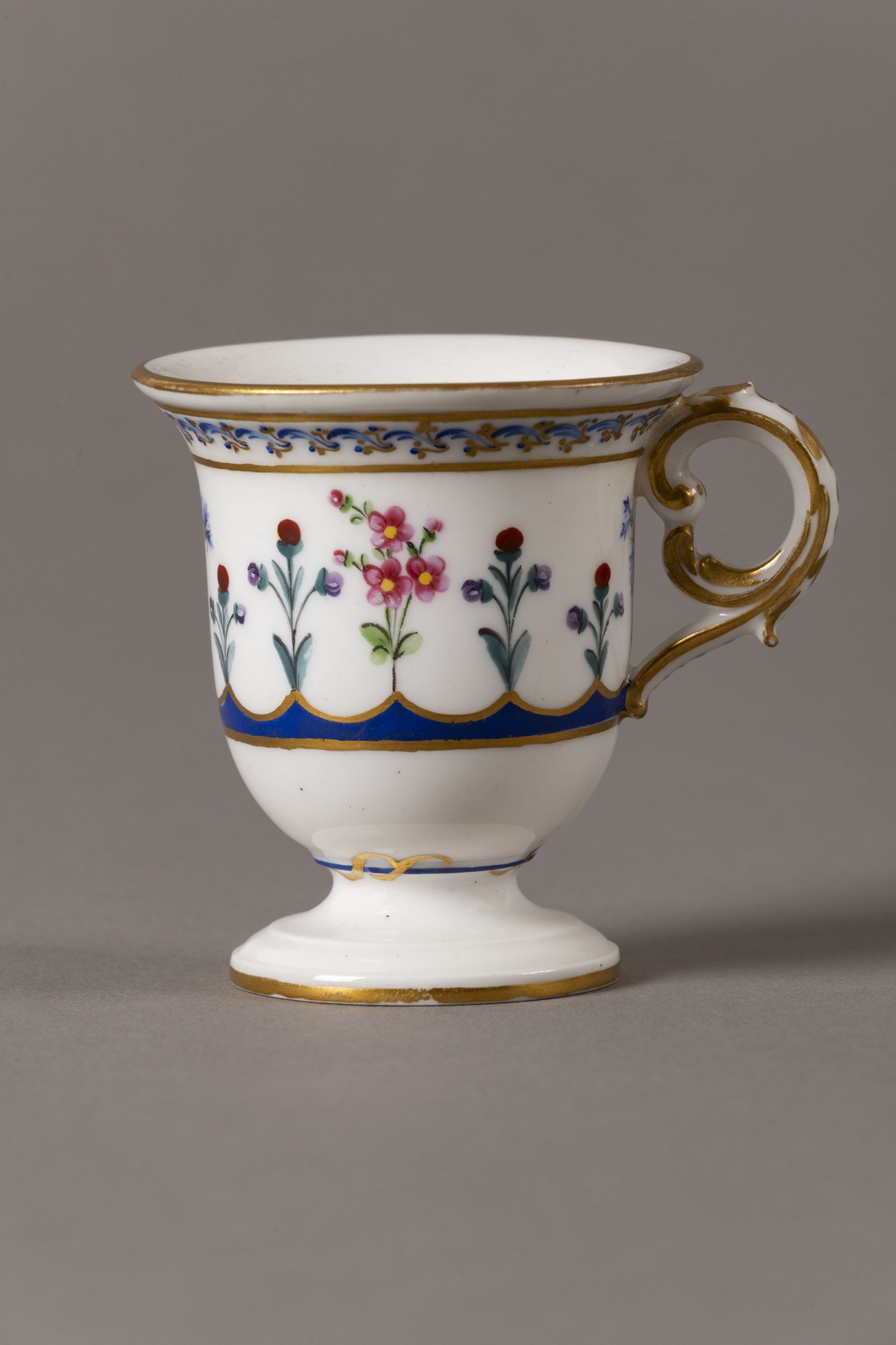 Tasse à glace provenant du "service Jardin" de Madame Victoire