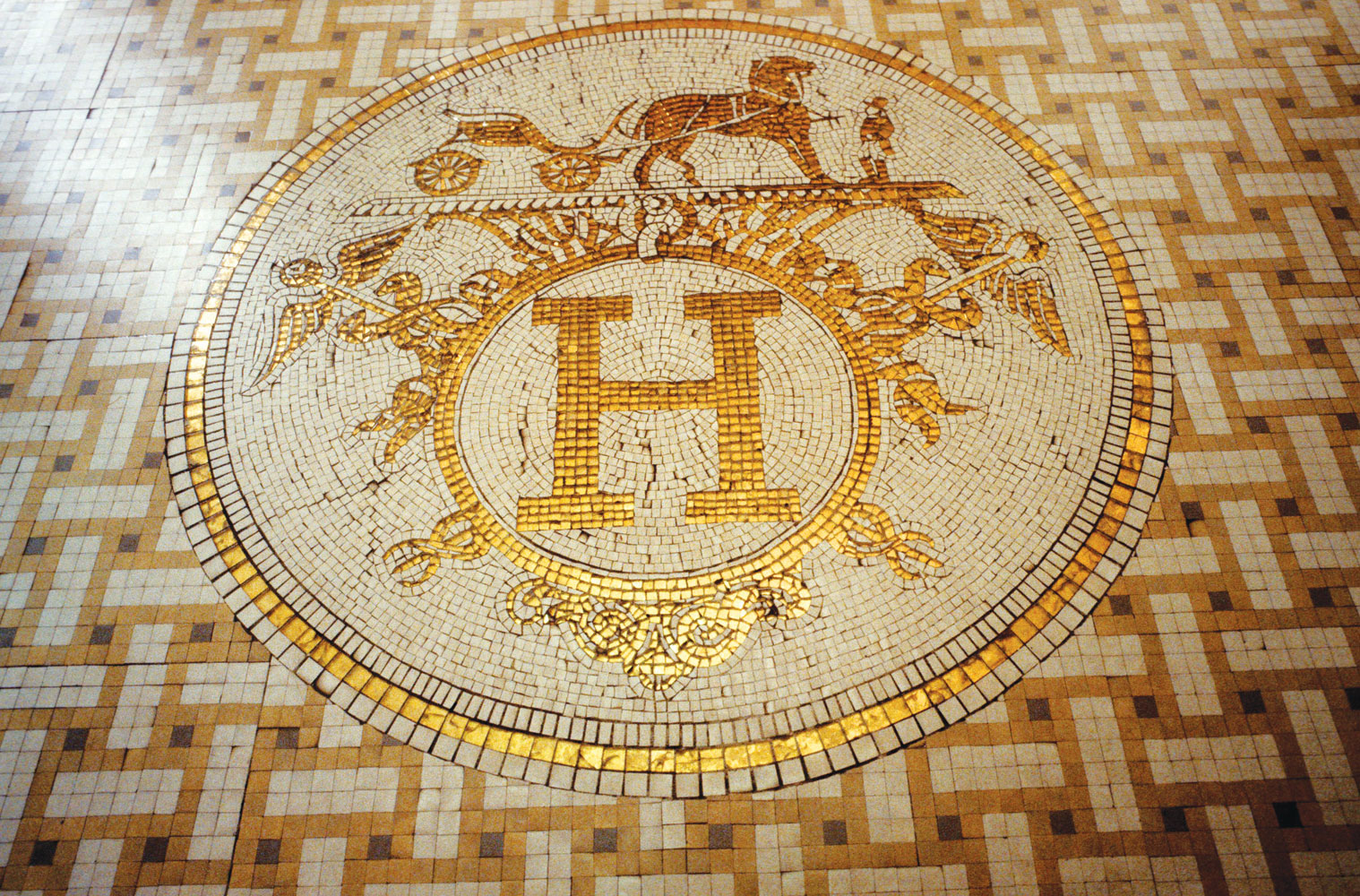 Visite exclusive du musée Secret d'Hermès - Le grenier des élégances de la Belle Epoque