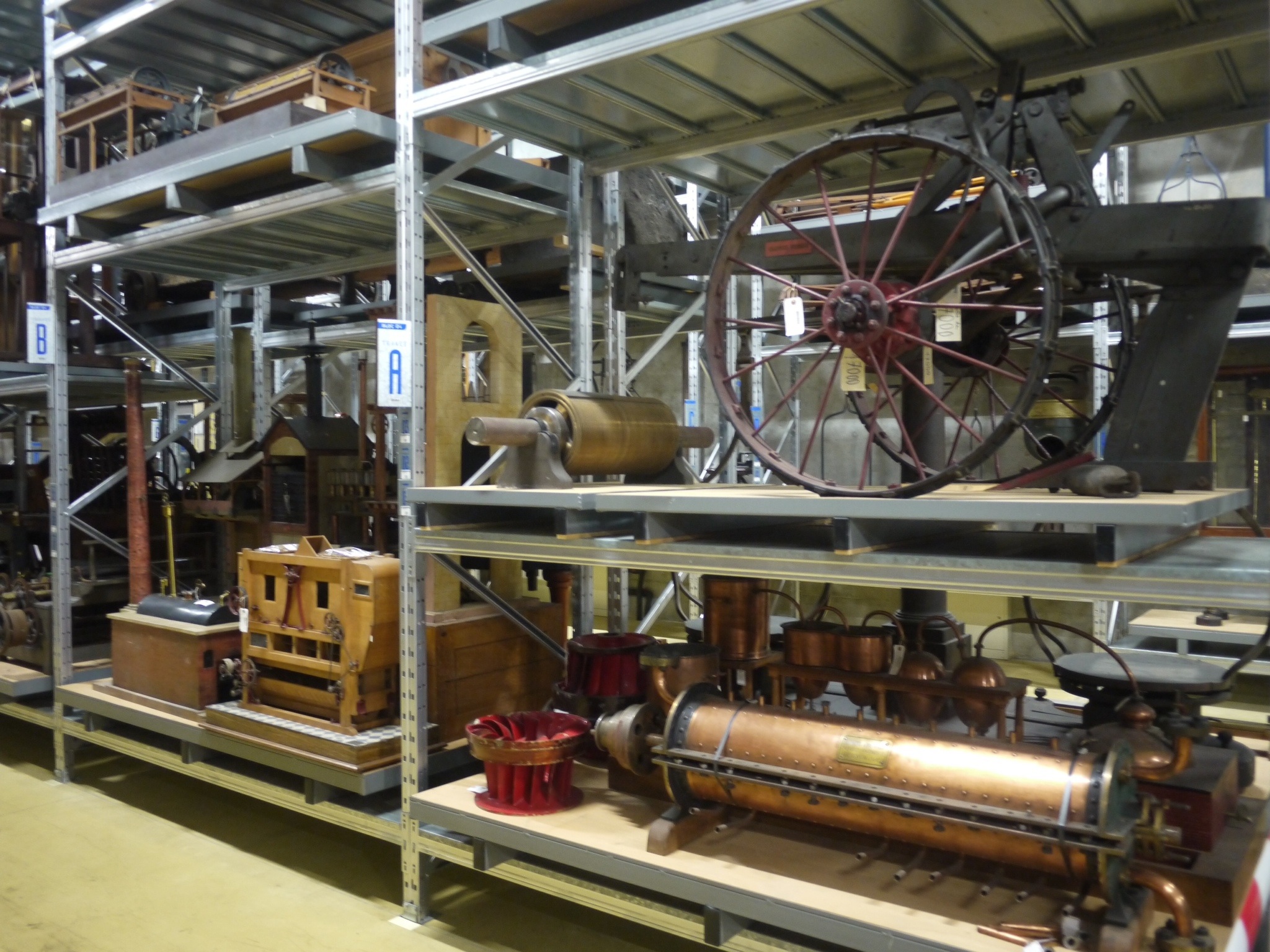 Les réserves du Musée des Arts et Métiers