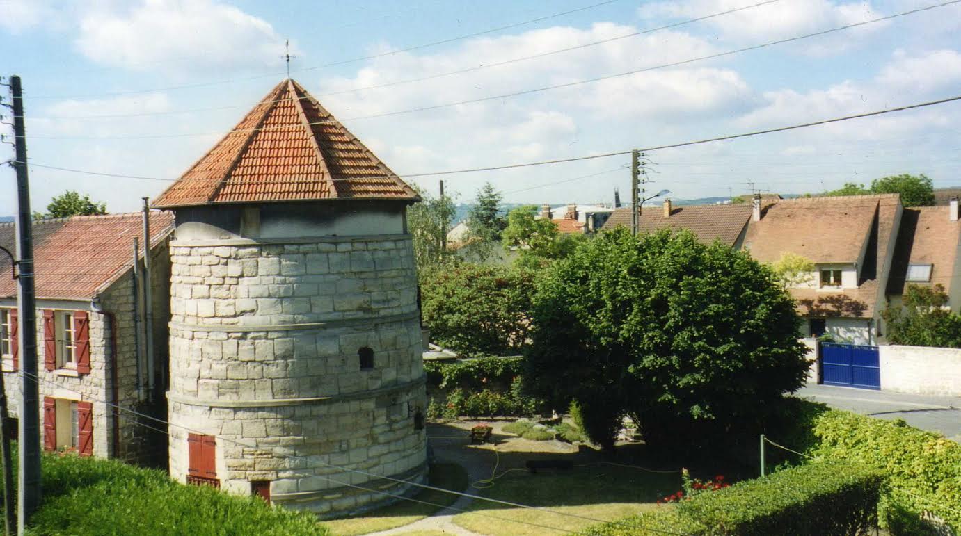 Le Parc de Mademoiselle de la Vallière et le Moulin de Carrières