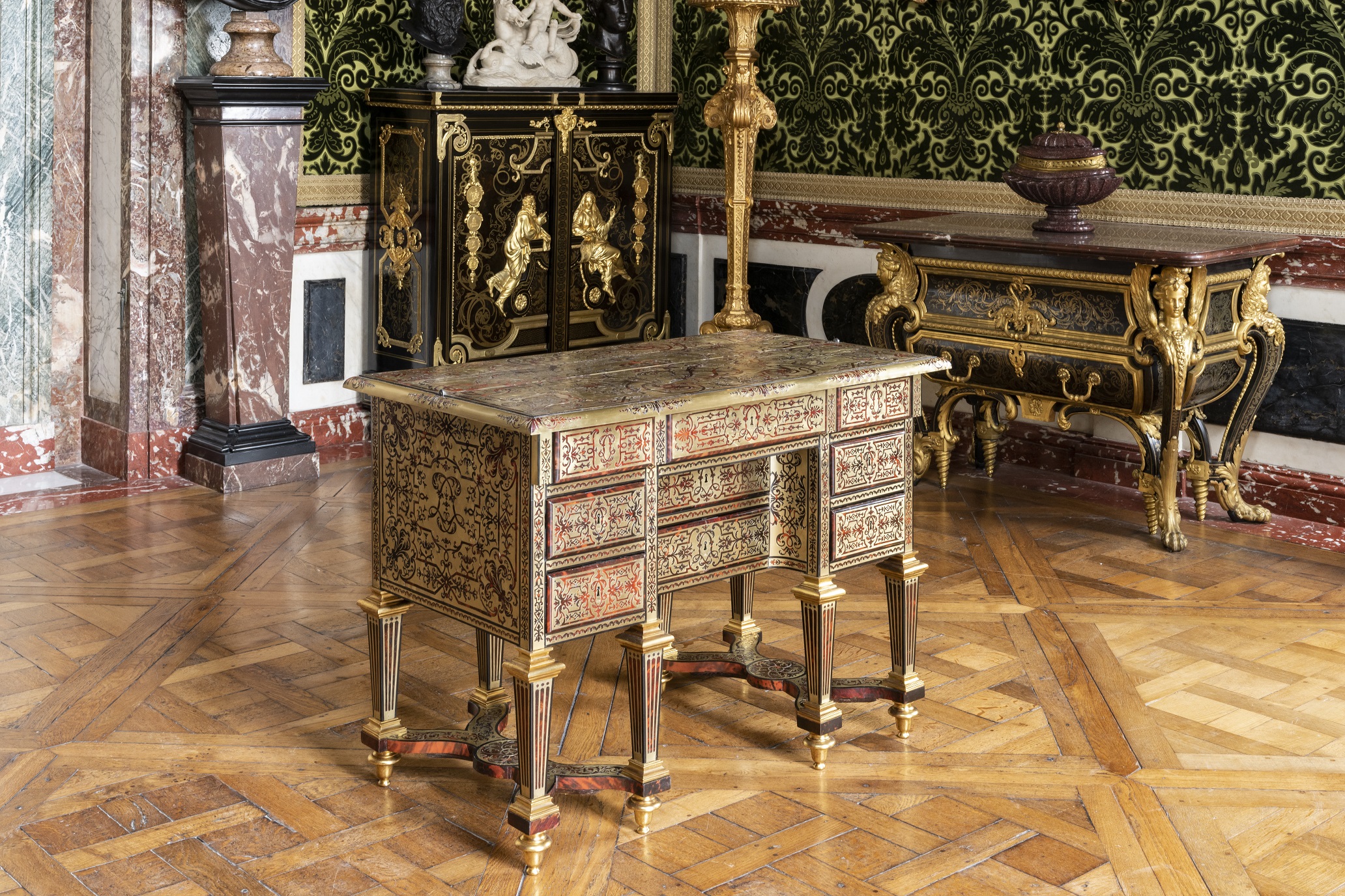 Versailles : chefs-d’œuvre du mobilier