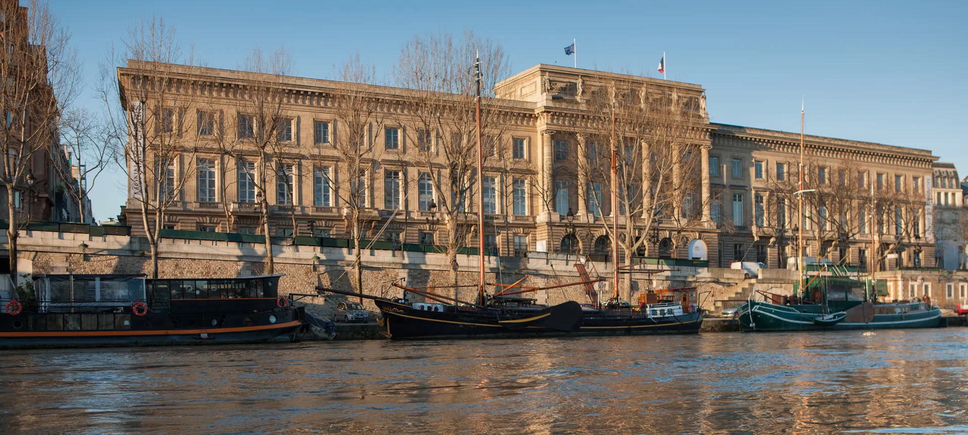 Atelier de gravure à la Monnaie de Paris